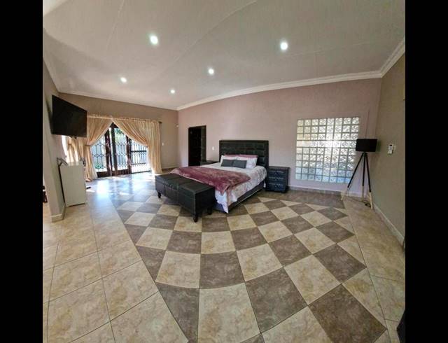 3 BEDROOM HOUSE FOR SALE IN SONNEVELD